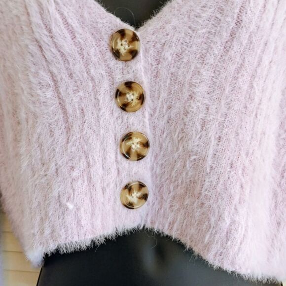 Stay Cozy and Stylish with the Rochelle Fuzzy Lilac Cropped Cardigan - Picture 2 of 5